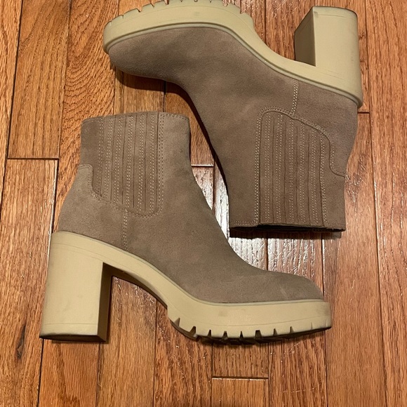 Dolce Vita Caster H2O Waterproof Block Heel Bootie - Picture 7 of 10